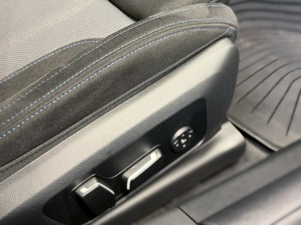 bmw-i4-m50-elektrisitet-2025-big-17