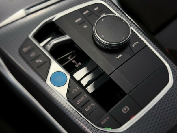 bmw-i4-m50-elektrisitet-2025-big-23