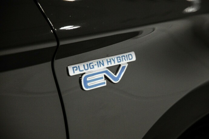 mitsubishi-outlander-elektrisitetbensin-2018-big-11
