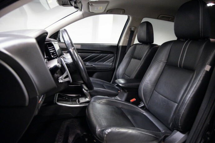 mitsubishi-outlander-elektrisitetbensin-2018-big-4