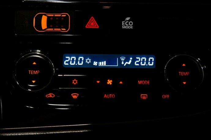 mitsubishi-outlander-elektrisitetbensin-2018-big-16