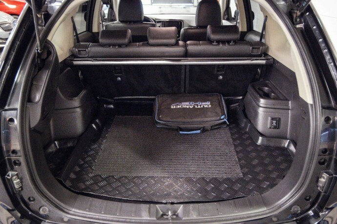mitsubishi-outlander-elektrisitetbensin-2018-big-8