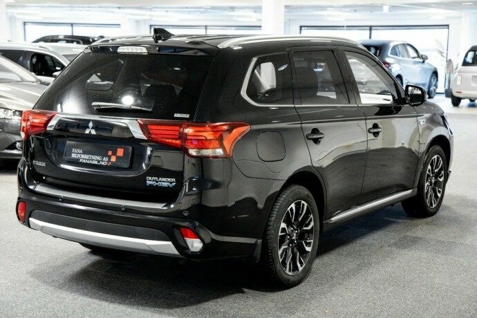 mitsubishi-outlander-elektrisitetbensin-2018-big-2