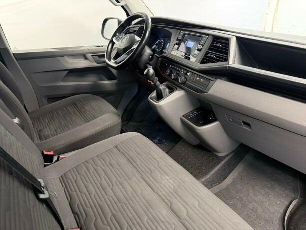 volkswagen-multivan-diesel-2020-big-14