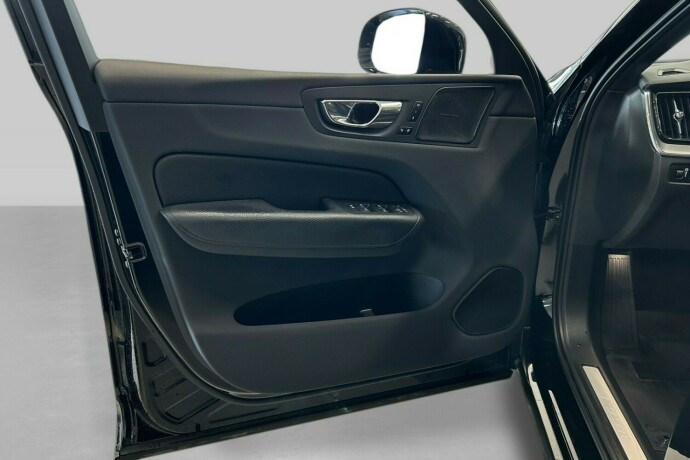 volvo-xc-60-elektrisitetbensin-2020-big-7