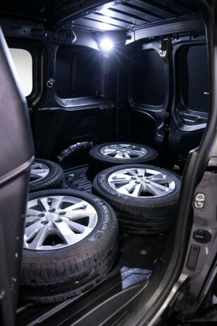 peugeot-partner-diesel-2020-big-6