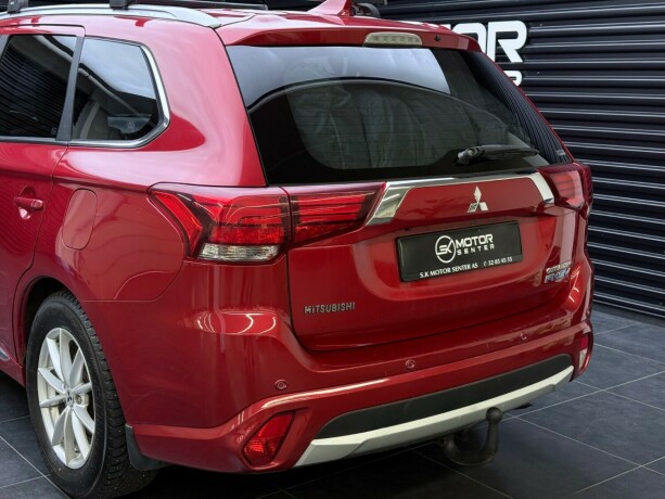 mitsubishi-outlander-elektrisitetbensin-2017-big-5