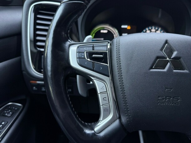 mitsubishi-outlander-elektrisitetbensin-2017-big-14