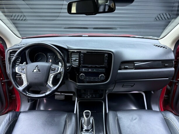 mitsubishi-outlander-elektrisitetbensin-2017-big-9