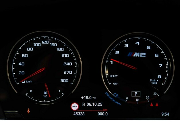 bmw-m2-bensin-2019-big-27