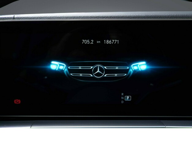 mercedes-benz-gls-diesel-2020-big-32