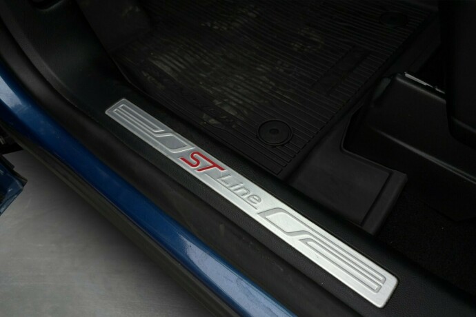 ford-explorer-elektrisitetbensin-2020-big-22