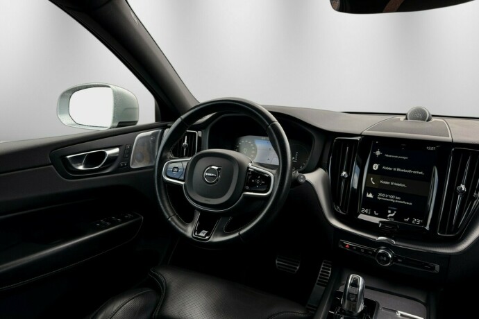 volvo-xc-60-elektrisitetbensin-2019-big-11