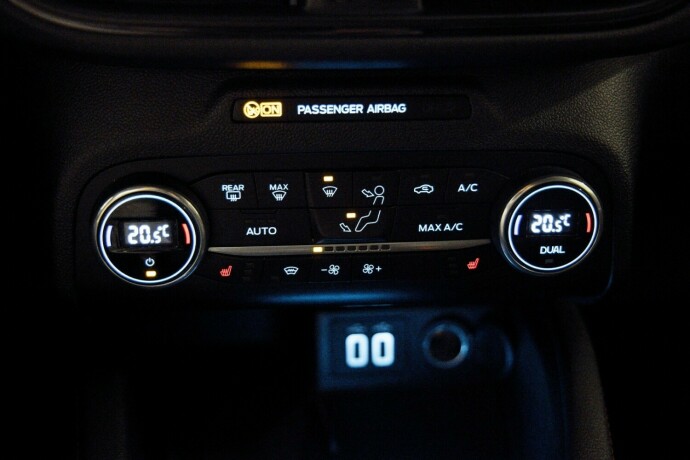 ford-kuga-elektrisitetbensin-2021-big-17