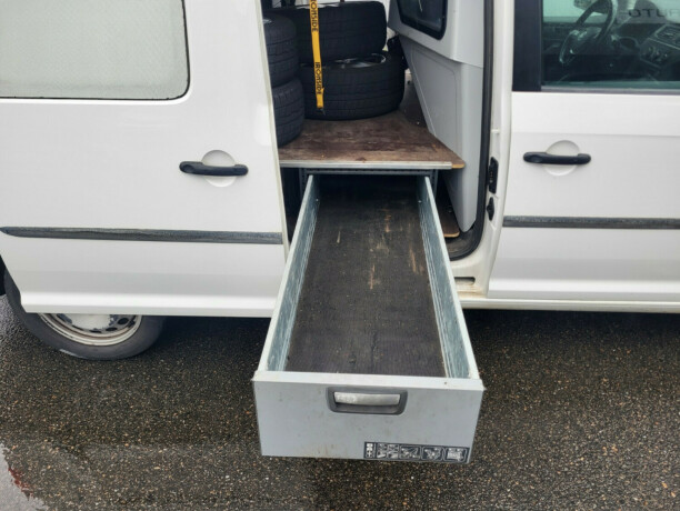 volkswagen-caddy-maxi-bensin-2018-big-10