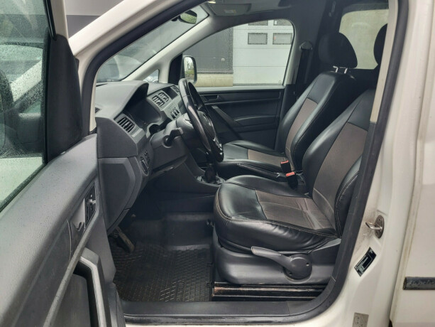 volkswagen-caddy-maxi-bensin-2018-big-15