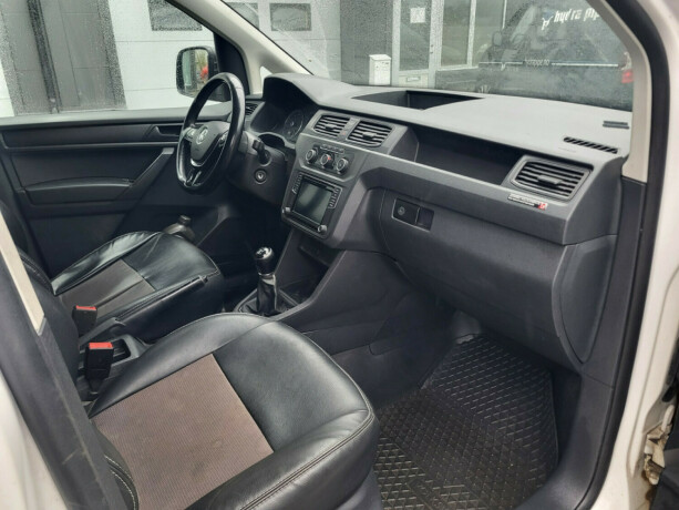 volkswagen-caddy-maxi-bensin-2018-big-14
