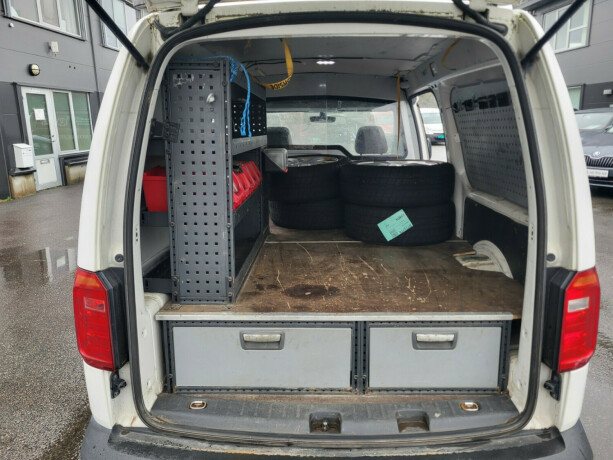 volkswagen-caddy-maxi-bensin-2018-big-11