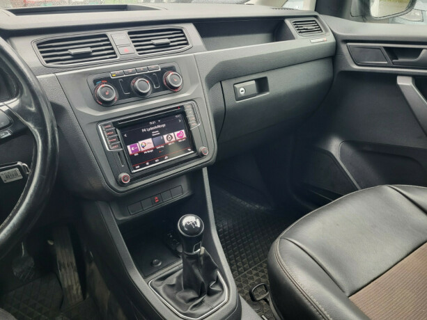 volkswagen-caddy-maxi-bensin-2018-big-19