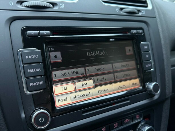 volkswagen-golf-diesel-2010-big-14