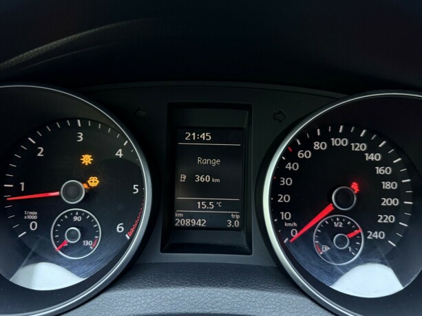 volkswagen-golf-diesel-2010-big-13