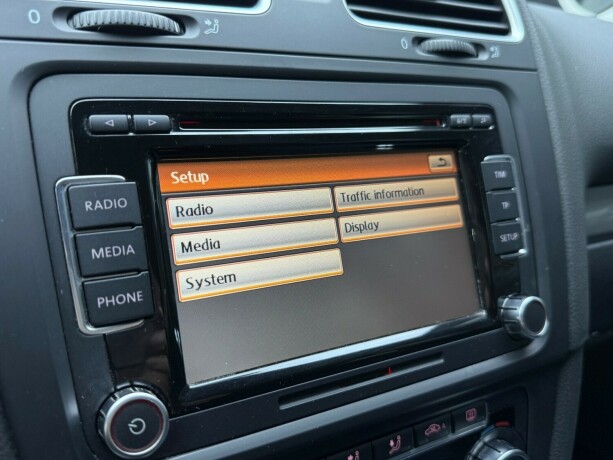 volkswagen-golf-diesel-2010-big-15