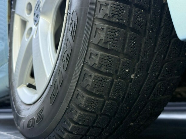 volkswagen-golf-diesel-2010-big-8