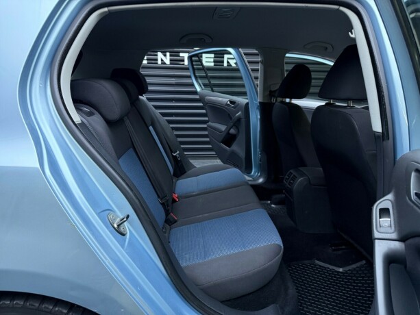 volkswagen-golf-diesel-2010-big-23