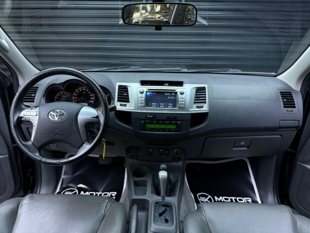 toyota-hilux-diesel-2012-big-9
