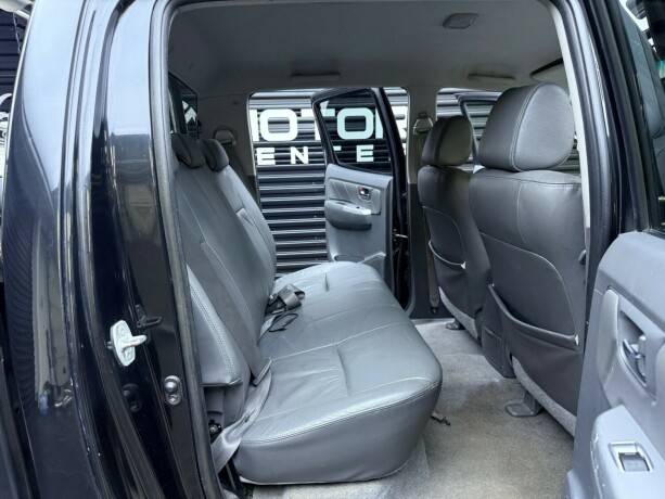 toyota-hilux-diesel-2012-big-32