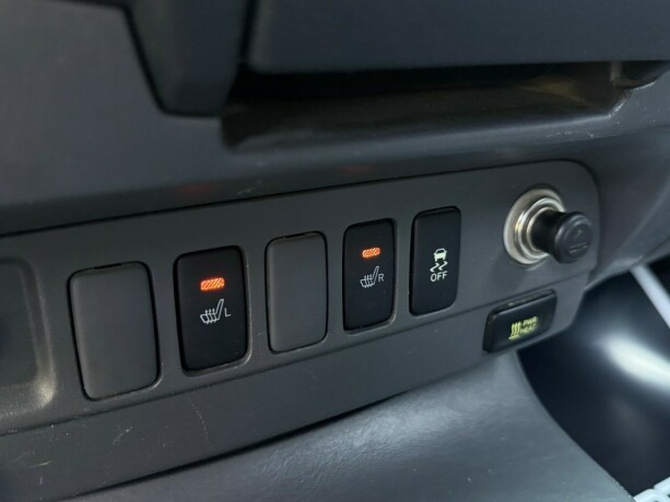 toyota-hilux-diesel-2012-big-27