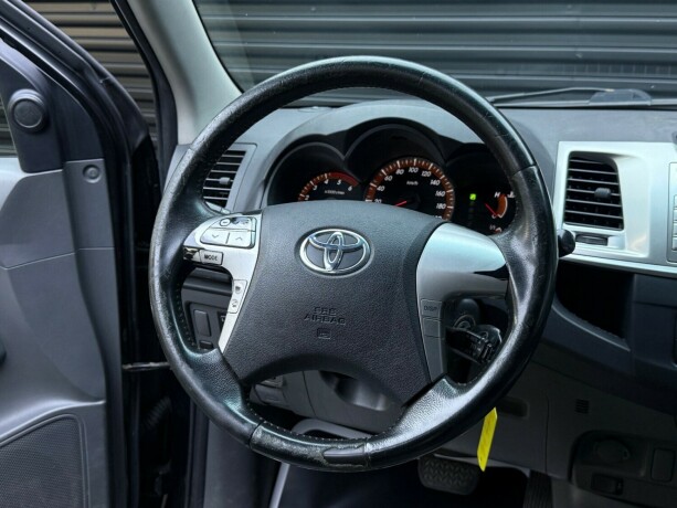 toyota-hilux-diesel-2012-big-12