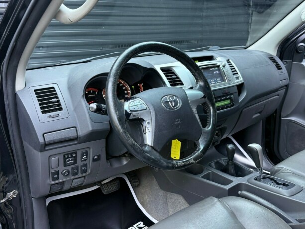 toyota-hilux-diesel-2012-big-10