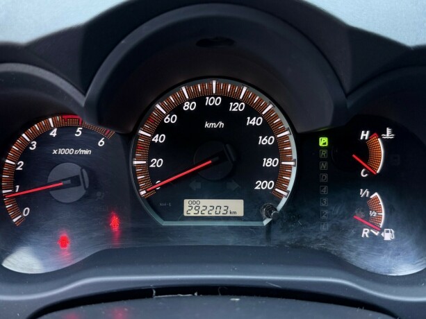 toyota-hilux-diesel-2012-big-15