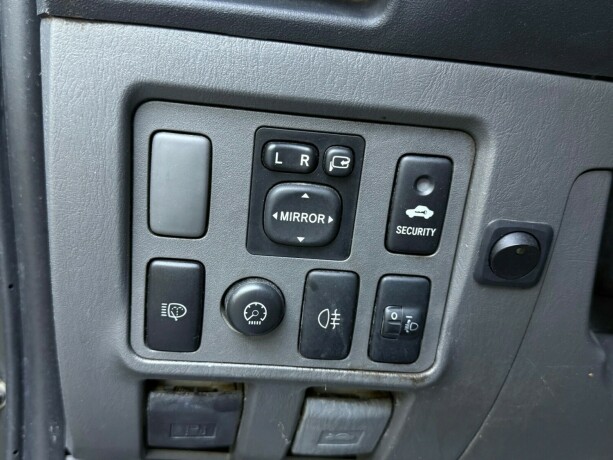 toyota-hilux-diesel-2012-big-28