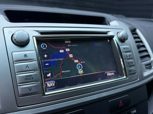 toyota-hilux-diesel-2012-big-16