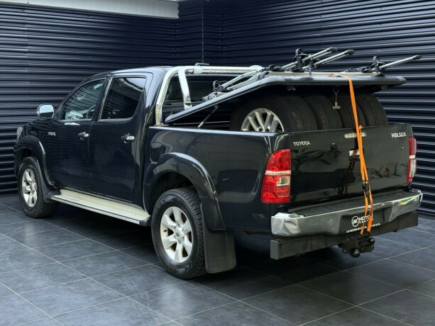 toyota-hilux-diesel-2012-big-1