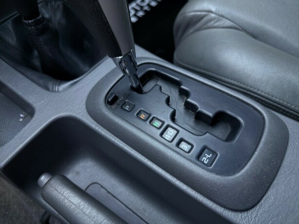 toyota-hilux-diesel-2012-big-26