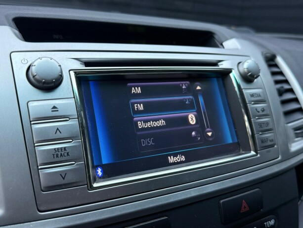 toyota-hilux-diesel-2012-big-18