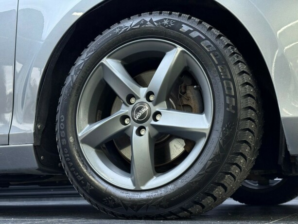 volvo-v40-diesel-2015-big-7