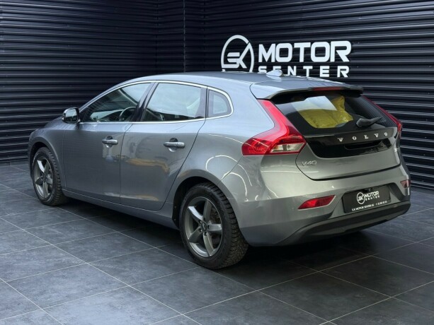 volvo-v40-diesel-2015-big-1