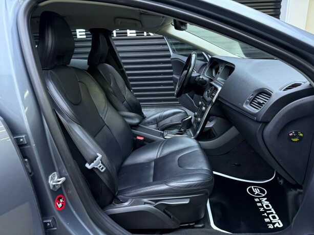 volvo-v40-diesel-2015-big-25