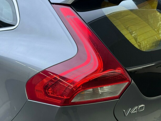 volvo-v40-diesel-2015-big-6