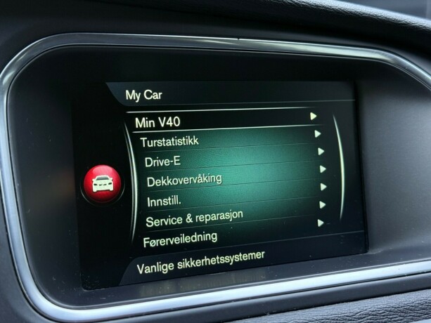 volvo-v40-diesel-2015-big-19