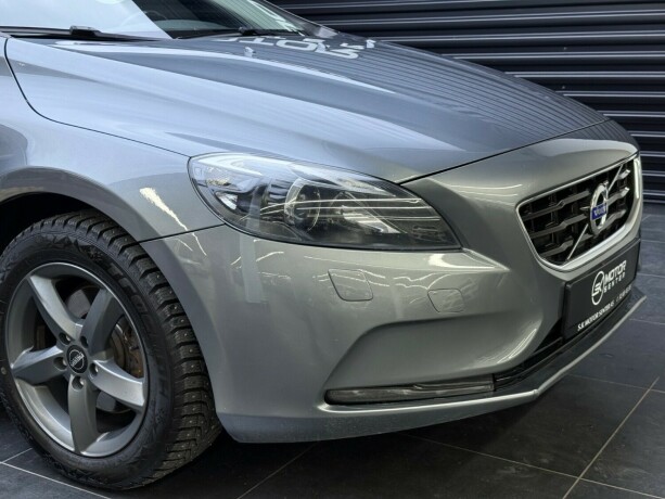 volvo-v40-diesel-2015-big-2