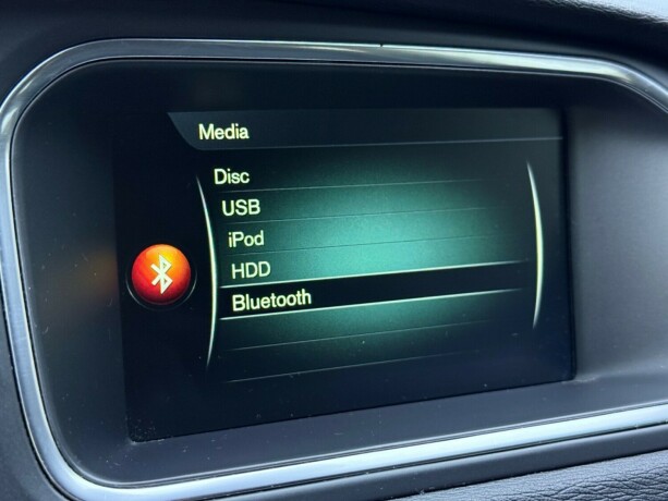 volvo-v40-diesel-2015-big-17