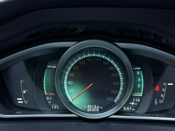 volvo-v40-diesel-2015-big-15