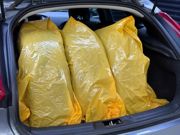 volvo-v40-diesel-2015-big-28