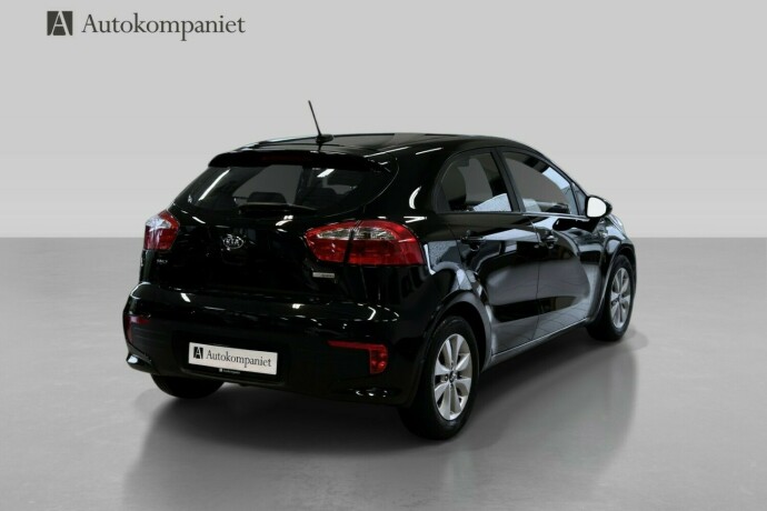 kia-rio-bensin-2017-big-5