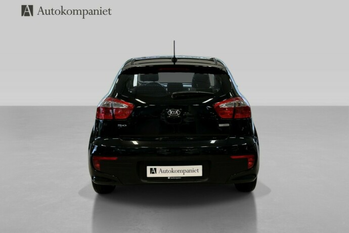 kia-rio-bensin-2017-big-4